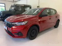 Usata Dacia Sandero Essentiel 101 CV (74 kW) 2022 Rosso Berlina