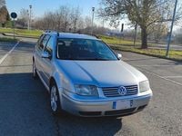 Usado VW Bora 105 CV (77 kW) 2002 Gris Familiar