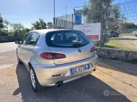 Usata Alfa Romeo 147 120 CV (88 kW) 2006 Grigio Utilitaria