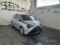 Usata Toyota Aygo X-play 72 CV (52 kW) 2019 Grigio Utilitaria