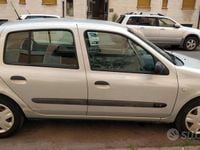 Usata Renault Clio II 58 CV (42 kW) 2003 Grigio Utilitaria