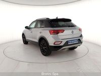 Usata VW T-Roc Style 110 CV (80 kW) 2023 Grigio metallizzato SUV