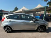 Usata Ford Fiesta 60 CV (44 kW) 2010 Grigio Berlina