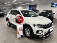 Usata VW T-Roc Life 110 CV (80 kW) 2023 Bianco SUV