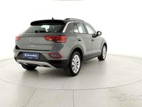 Usata VW T-Roc Life 150 CV (110 kW) 2022 Grigio SUV