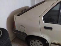 Usado Renault 19 77 CV (56 kW) 1989 Blanco Berlina