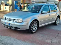 Usado VW Golf IV Highline 102 CV (75 kW) 2002 Gris Berlina