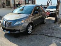 Usata Lancia Ypsilon Gold 69 CV (50 kW) 2015 Grigio Utilitaria