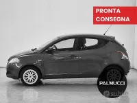 Usata Lancia Ypsilon Silver 69 CV (50 kW) 2015 Grigio Utilitaria
