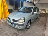 Usata Renault Clio 100 CV (73 kW) 2005 Grigio Utilitaria