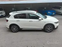 Usata Fiat Tipo Cross 131 CV (96 kW) 2023 Bianco Berlina