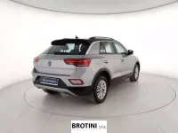 Usata VW T-Roc Life 150 CV (110 kW) 2025 Grigio metallizzato SUV