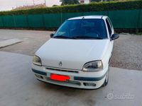 Usata Renault Clio 58 CV (42 kW) 1997 Bianco Utilitaria