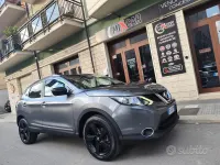 Usata Nissan Qashqai N-Connecta 110 CV (80 kW) 2015 Grigio SUV