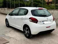Usata Peugeot 208 Allure 75 CV (55 kW) 2019 Bianco Utilitaria