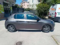 Usata Peugeot 208 Active 75 CV (55 kW) 2022 Grigio argento metallizato Utilitaria