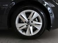 Usata VW Golf VIII Life 116 CV (85 kW) 2024 Grigio Utilitaria