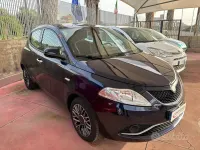 Usata Lancia Ypsilon Silver 69 CV (50 kW) 2017 Viola Utilitaria