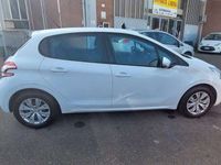 usata Peugeot 208 2085p 1.2 ADATTA AI NEOPATENTATI