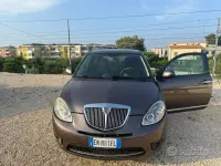 Usata Lancia Ypsilon 75 CV (55 kW) 2012 Marrone Utilitaria