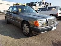 Usata Mercedes 190 122 CV (89 kW) 1990 Gray Berlina