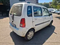 Usata Opel Agila 60 CV (44 kW) 2006 Bianco Utilitaria