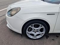 Usata Alfa Romeo Giulietta Distinctive 120 CV (88 kW) 2011 Bianco Utilitaria
