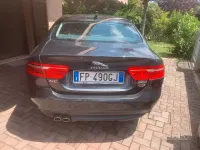 Usata Jaguar XE 179 CV (131 kW) 2018 Grigio Berlina