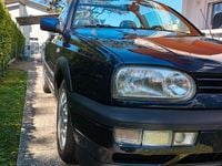 Usado VW Golf Cabriolet 101 HP (74 kW) 1998 Azul Cabrios