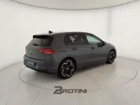 Nuova VW Golf VIII R-line Plus 116 CV (85 kW) 2026 Grigio metallizzato Berlina