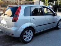 Usata Ford Fiesta Ghia 80 CV (58 kW) 2005 Argento Utilitaria