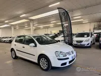 Usata VW Golf IV Comfortline 102 CV (75 kW) 2005 Bianco Berlina