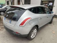 Usata Lancia Delta 120 CV (88 kW) 2013 Argento Utilitaria