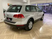 Usata VW Touareg 240 CV (176 kW) 2011 Grigio SUV