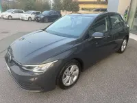 Usata VW Golf VIII Life 116 CV (85 kW) 2022 Urano grey Berlina