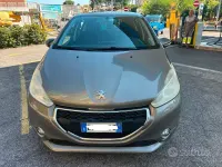 Usata Peugeot 208 Active 68 CV (50 kW) 2013 Grigio Utilitaria