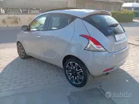 Usata Lancia Ypsilon Platinum 69 CV (50 kW) 2016 Grigio Utilitaria