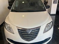 Usata Lancia Ypsilon 74 CV (54 kW) 2012 Bianco Utilitaria