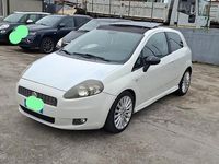 Usata Fiat Grande Punto Sport 90 CV (66 kW) 2009 Bianco Utilitaria