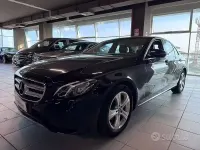 Usata Mercedes E220 194 CV (142 kW) 2017 Nero Berlina
