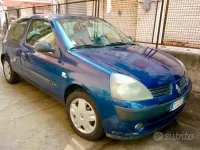 Usata Renault Clio II 58 CV (42 kW) 2005 Blu Berlina