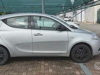 Gebraucht Lancia Ypsilon Silver 95 PS (69 kW) 2017 Grau Kleinwagen