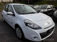 Usata Renault Clio II Dynamique 75 CV (55 kW) 2011 Bianco Berlina