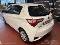 Usata Toyota Yaris Hybrid Business Edition 73 CV (53 kW) 2020 Bianco Berlina
