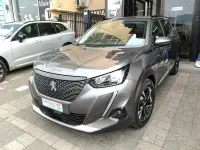 Käytetty Peugeot 2008 Allure 110 HP (80 kW) 2021 Harmaa Katumaasturi