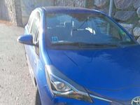 Usata Toyota Yaris Hybrid Active 73 CV (53 kW) 2017 Blu/azzurro Berlina