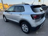Usata VW T-Cross Life 116 CV (85 kW) 2024 Grigio chiaro SUV