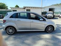 Usata Mercedes B180 109 CV (80 kW) 2010 Grigio Monovolume