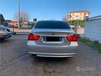 Usata BMW 318 143 CV (105 kW) 2011 Argento Berlina
