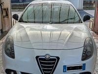 Usata Alfa Romeo Giulietta Distinctive 140 CV (102 kW) 2011 Bianco Utilitaria